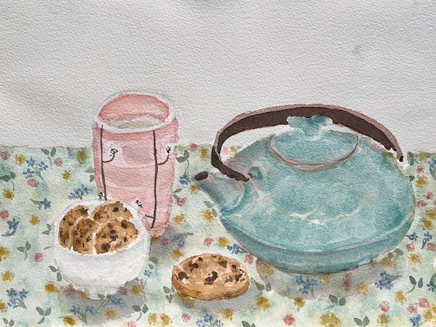 Akvarelliasetelma, jossa turkoosi teekannu, vaaleanpunainen teekuppi ja keksejä