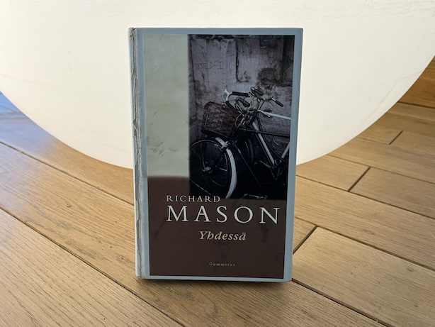 Yhdessä kirjan kansikuva